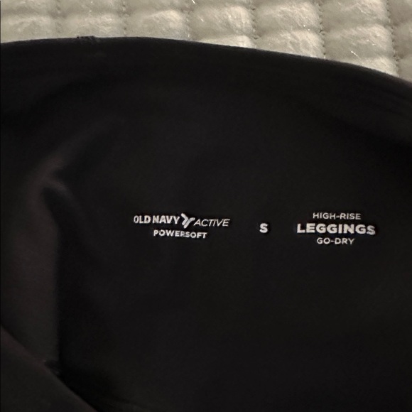 Old Navy Active Powersoft High-Rise Leggings w/ pockets - Picture 4 of 4